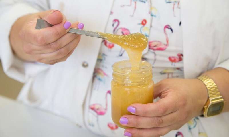 CATCH THE BUZZ – Australian manuka honey a medicinal powerhouse